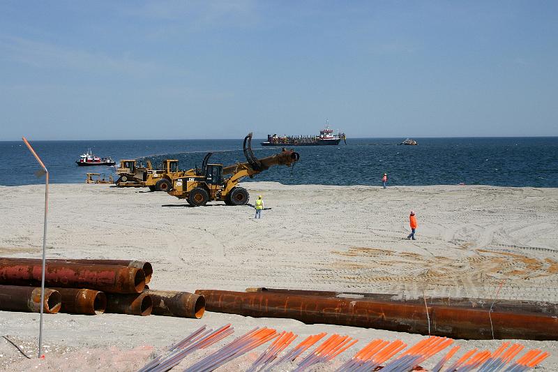 Day164 CapeMay moveing pipeline 9.JPG